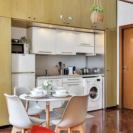 Apartment Centro Storicolittle Loft With Balcony Duomo A 10 Miuti Milan