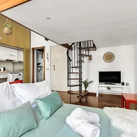 Apartment Centro Storicolittle Loft With Balcony Duomo A 10 Miuti