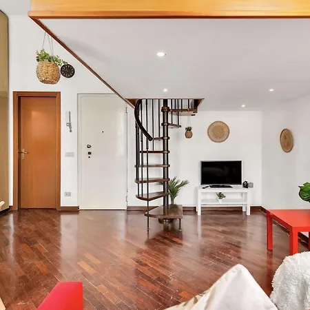 Centro Storicolittle Loft With Balcony Duomo A 10 Miuti