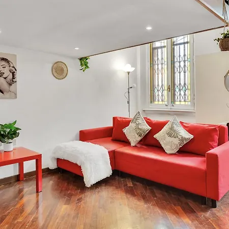 Centro Storicolittle Loft With Balcony Duomo A 10 Miuti Apartment