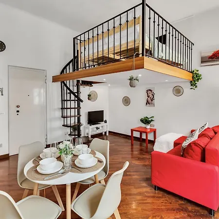 Centro Storicolittle Loft With Balcony Duomo A 10 Miuti Apartment