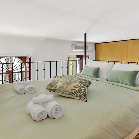 Apartment Centro Storicolittle Loft With Balcony Duomo A 10 Miuti *