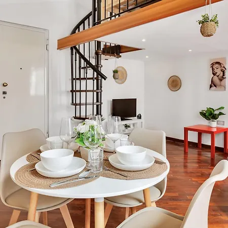 Centro Storicolittle Loft With Balcony Duomo A 10 Miuti *